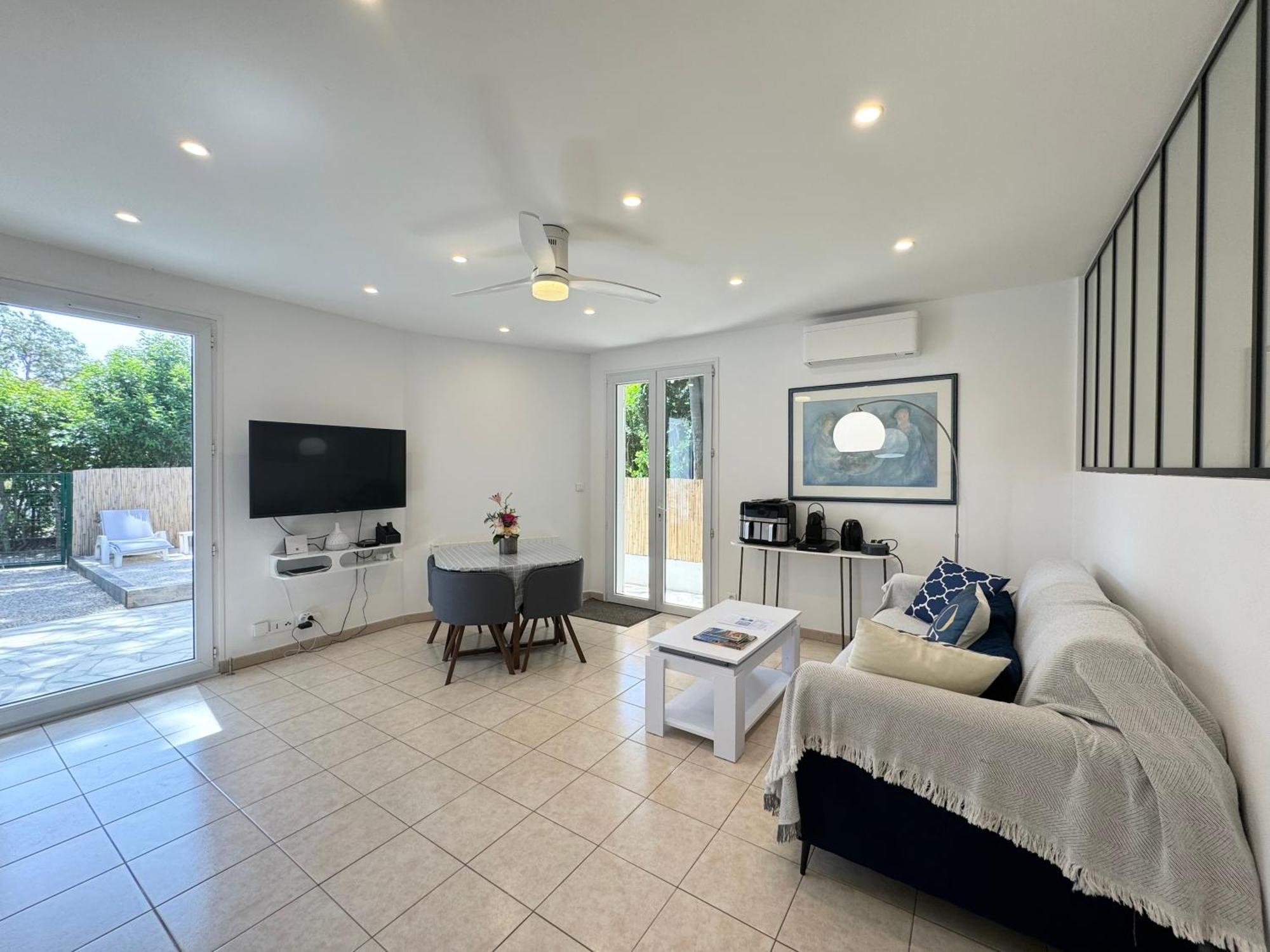 Appartement 1Ch Avec Terrasse Et Jardinet A 400M De La Plage Cavalaire-sur-Mer Kültér fotó